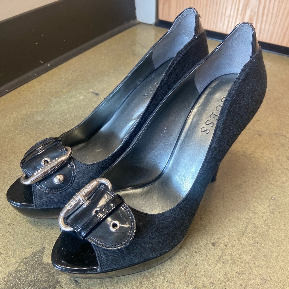 Guess Buckled High Heels Size 8M